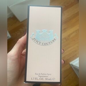 Juicy Couture Eau de Parfum Spray - Soft Pink and Silver